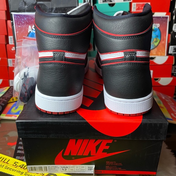 🆕  - Air Jordan Retro 1 Hi - OG Bloodline -  M 12 - Picture 5 of 8